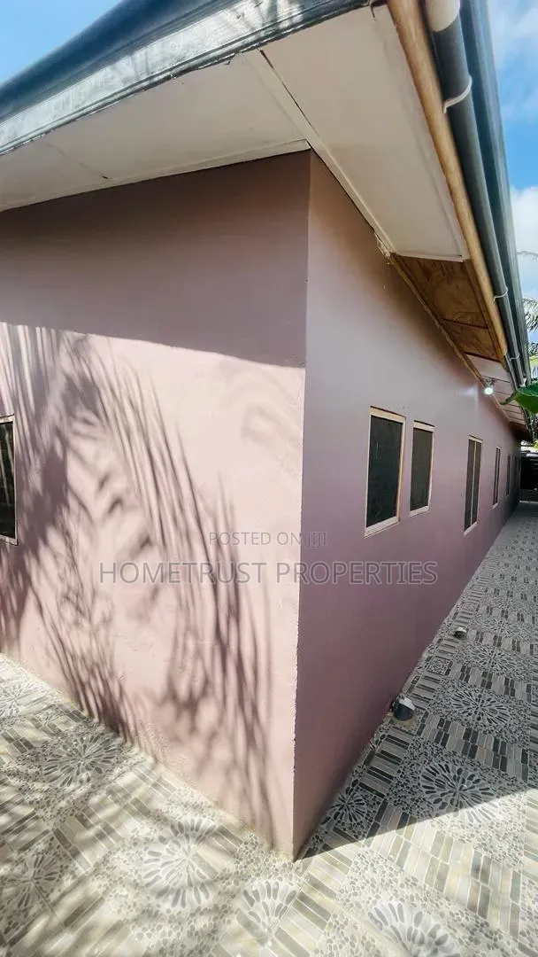 12bdrm Apartment in Kasoa Cal Bank Area, New Market for sale