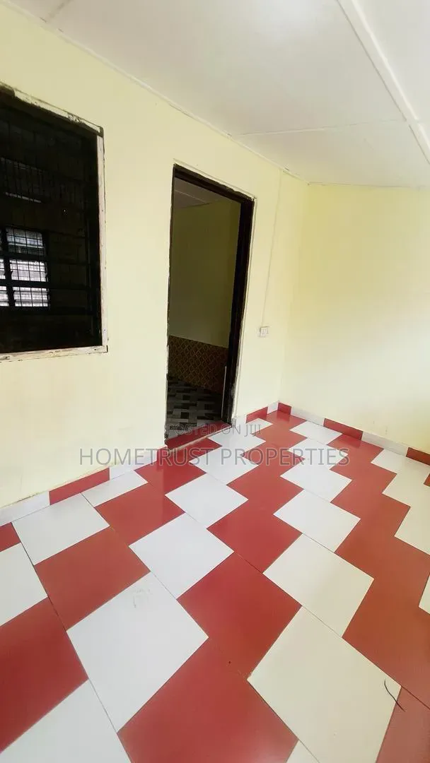 12bdrm Apartment in Kasoa Cal Bank Area, New Market for sale