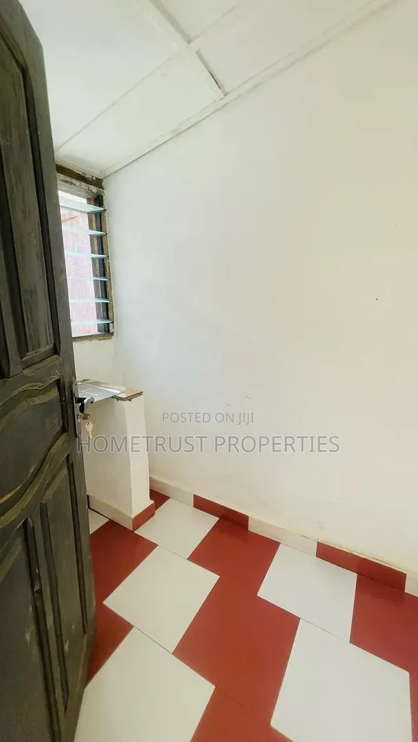 12bdrm Apartment in Kasoa Cal Bank Area, New Market for sale