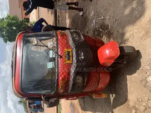 Bajaj RE 2025 Red