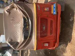 Bajaj RE 2025 Red