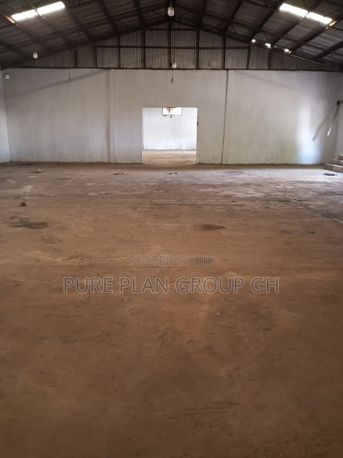 800sqm Warehouse Available for Rent at Circle
