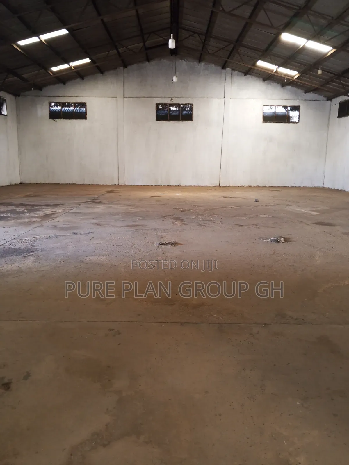 800sqm Warehouse Available for Rent at Circle