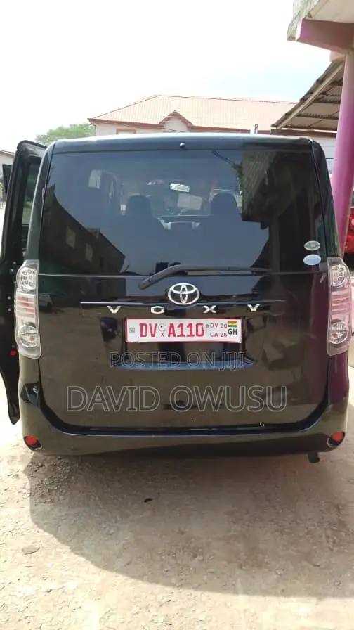 Toyota Voxy 2010 Black