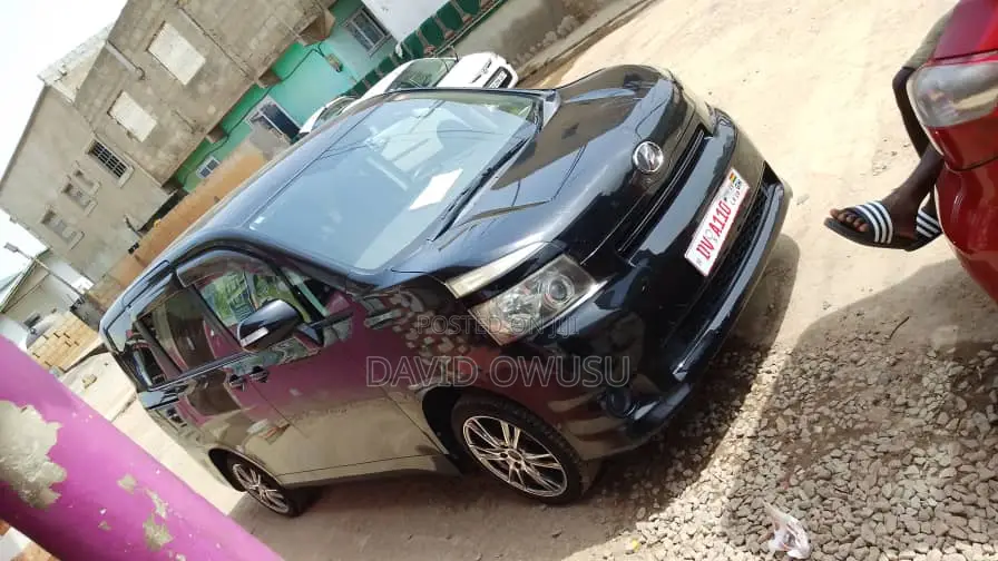 Toyota Voxy 2010 Black