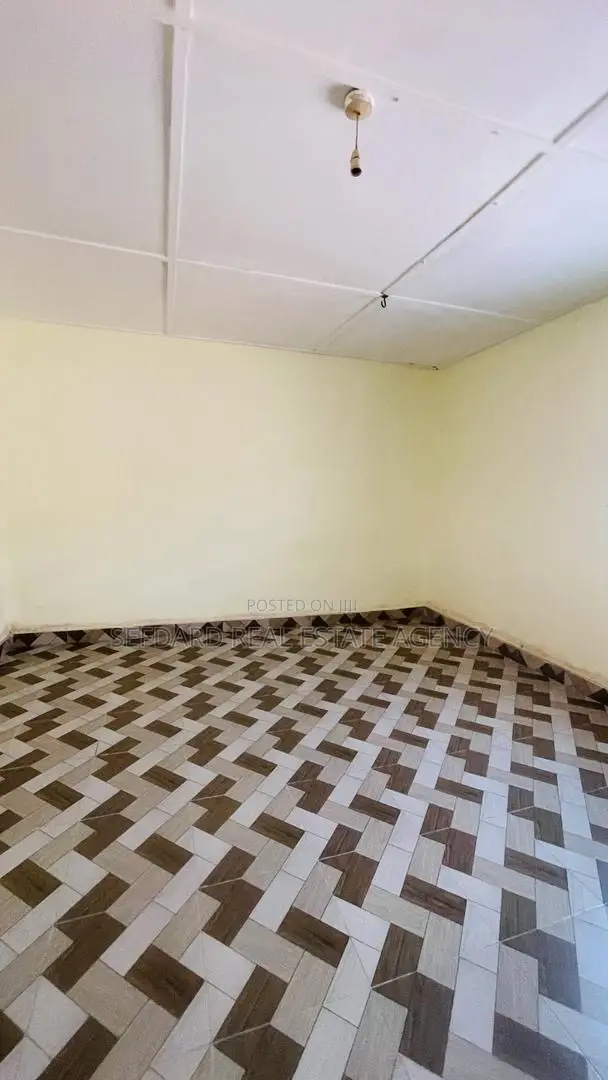 11bdrm Apartment in Sefdard Properties, Kasoa for sale