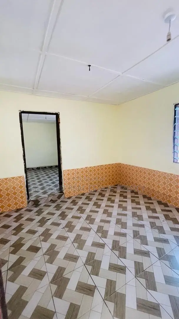 11bdrm Apartment in Sefdard Properties, Kasoa for sale