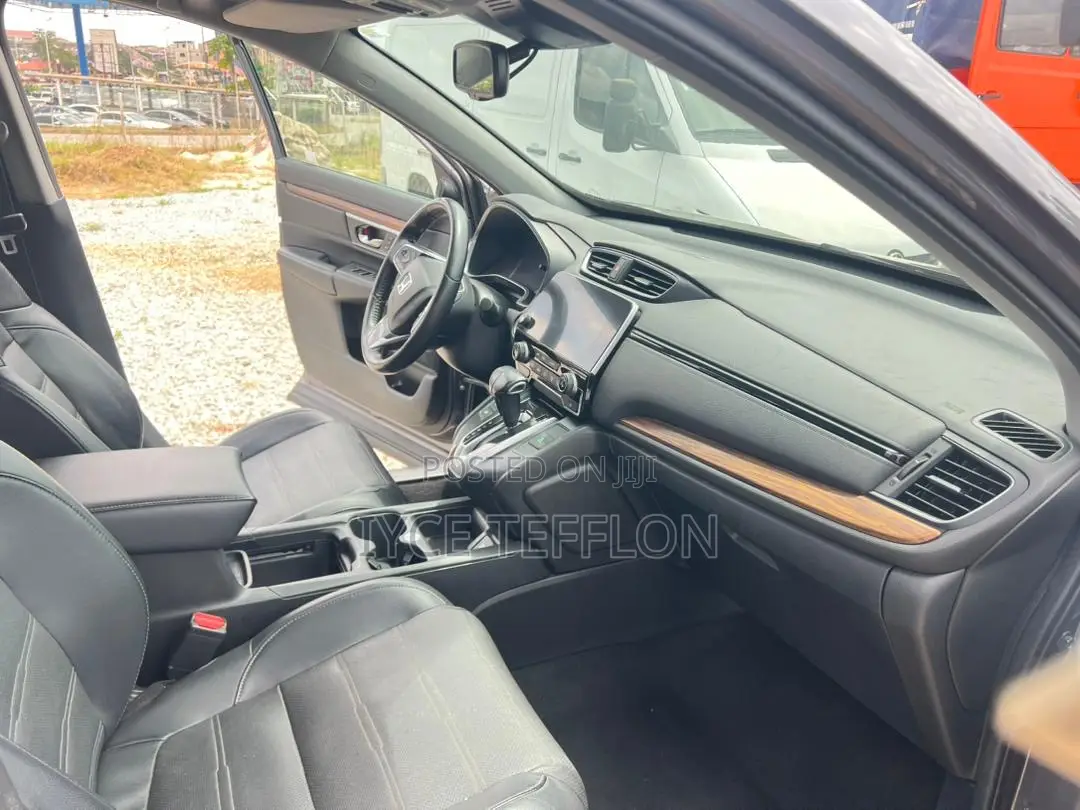 Honda CR-V Touring AWD 2019 Gray