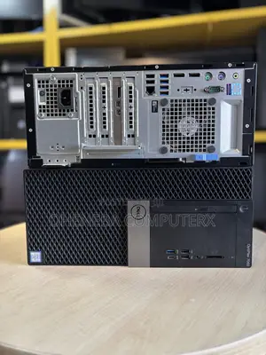 Desktop Computer Dell OptiPlex 7060 16GB Intel Core i5 SSD 256GB