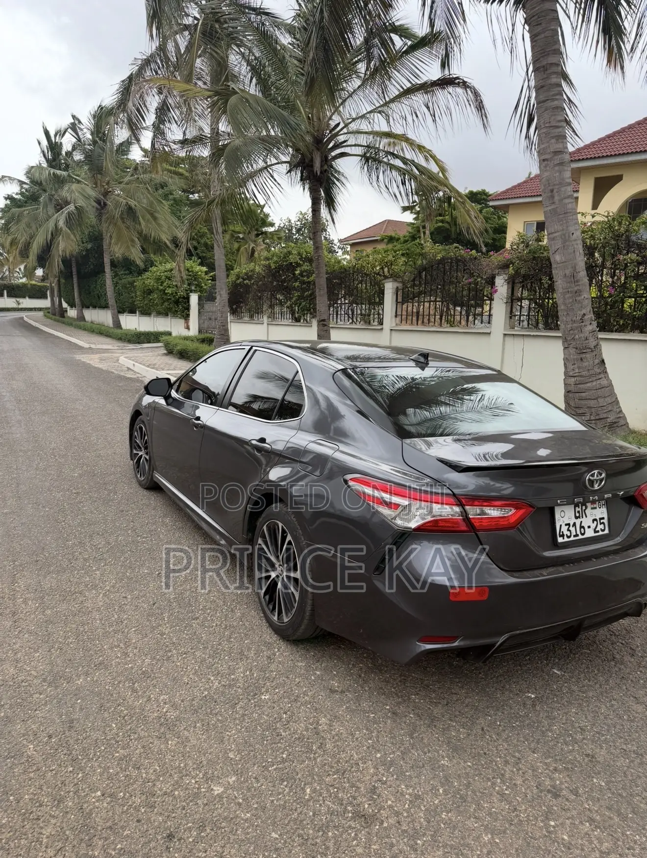 Toyota Camry 2018 Gray