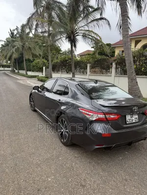 Toyota Camry 2018 Gray