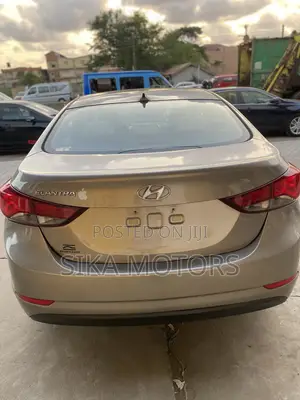 Hyundai Elantra 2016 Silver