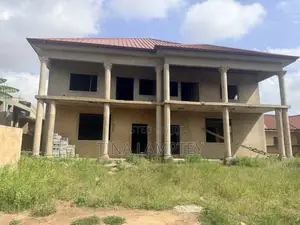 6bdrm Block of Flats in Emerald Estate, Commandos for sale