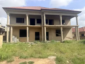 6bdrm Block of Flats in Emerald Estate, Commandos for sale