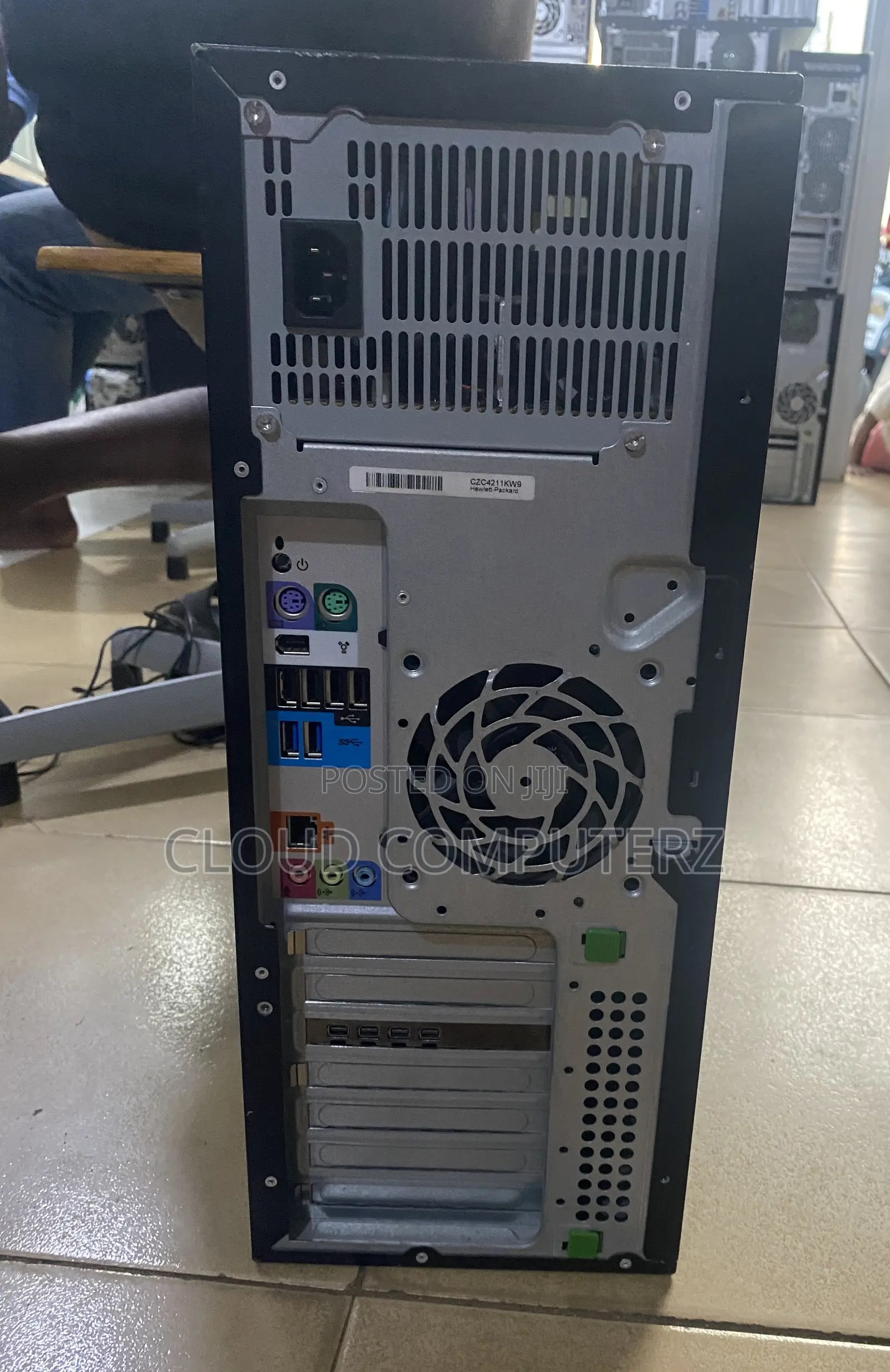 Desktop Computer HP Z420 16GB Intel Xeon HDD+SSD 2T