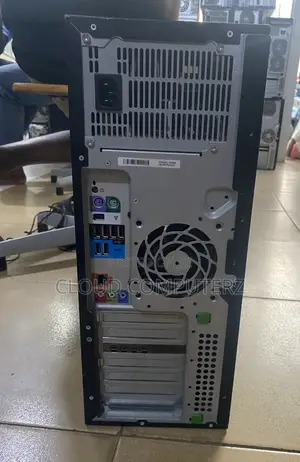 Desktop Computer HP Z420 16GB Intel Xeon HDD+SSD 2T