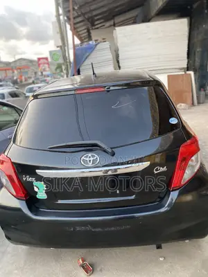 Toyota Vitz 2012 Black