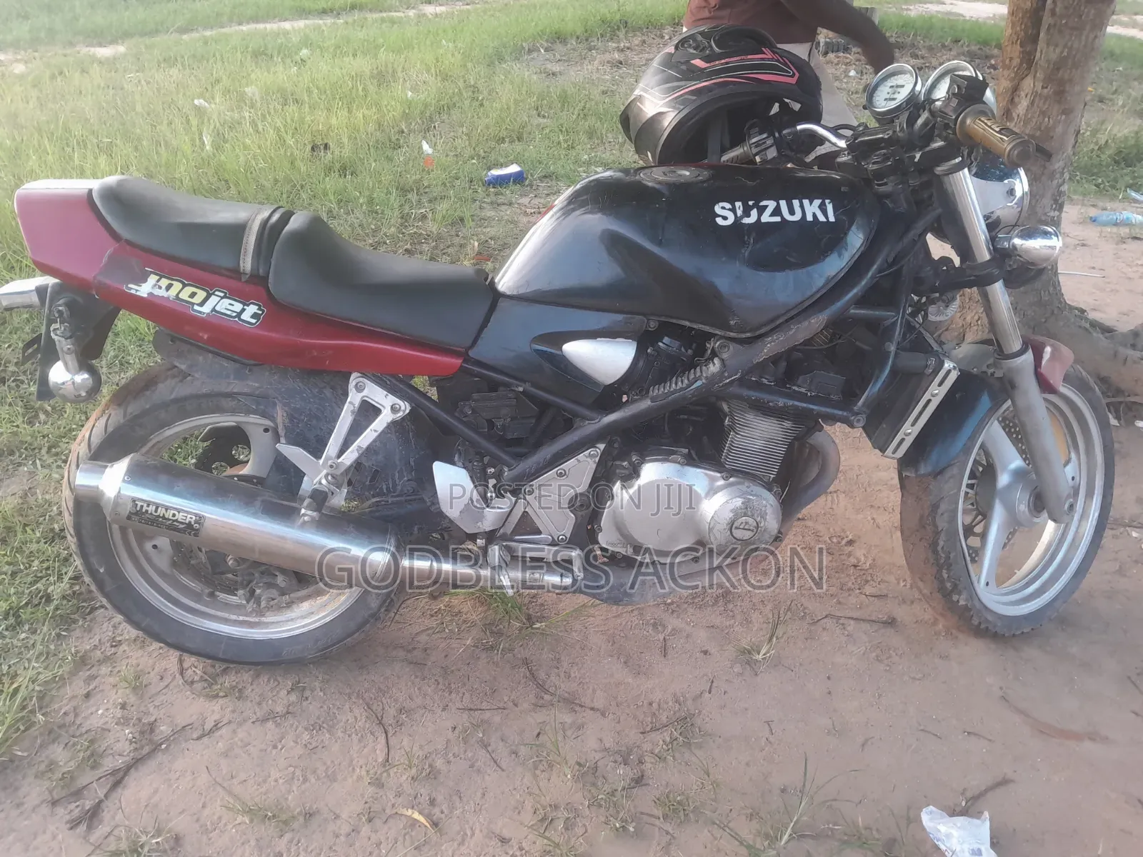 Suzuki Bandit 2023 Red