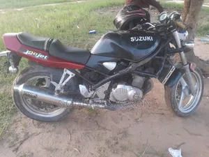 Suzuki Bandit 2023 Red