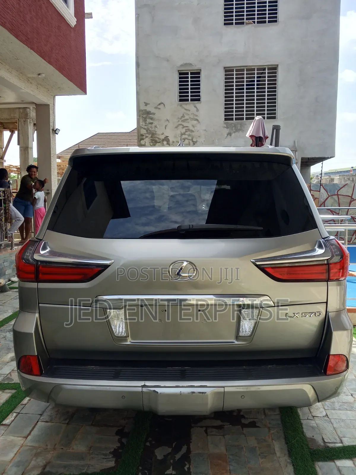 Lexus LX 570 AWD 2017 Gold