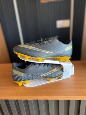 Baoqian Football Boots – Black Gold Soccer Cleats