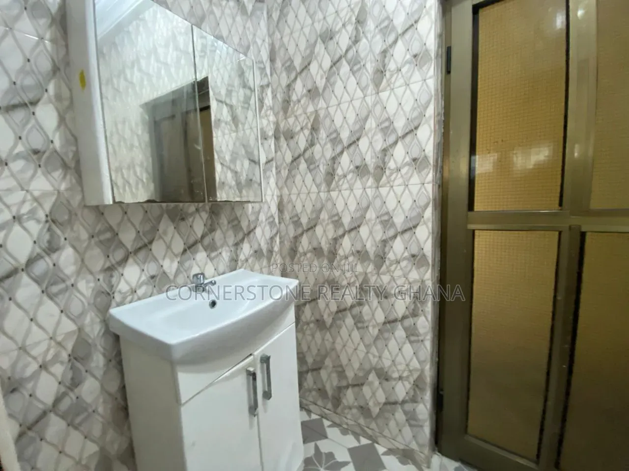 3bdrm House in Lake Side Estate for rent
