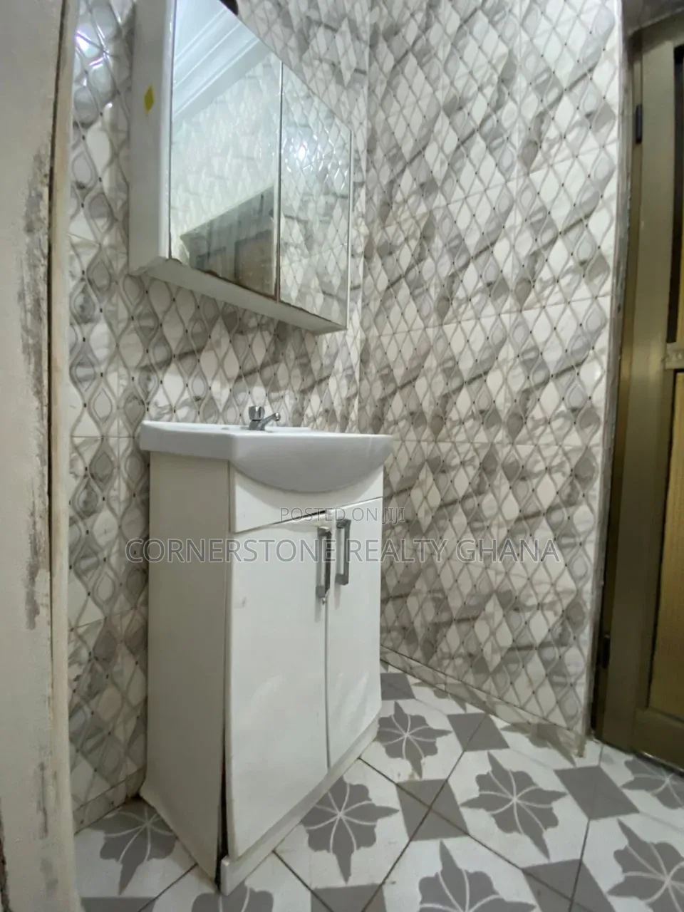 3bdrm House in Lake Side Estate for rent