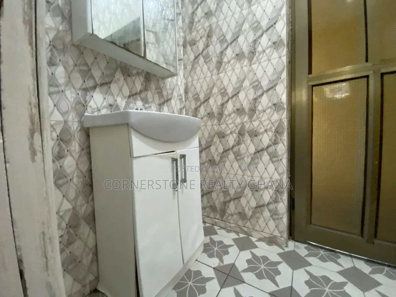 3bdrm House in Lake Side Estate for rent