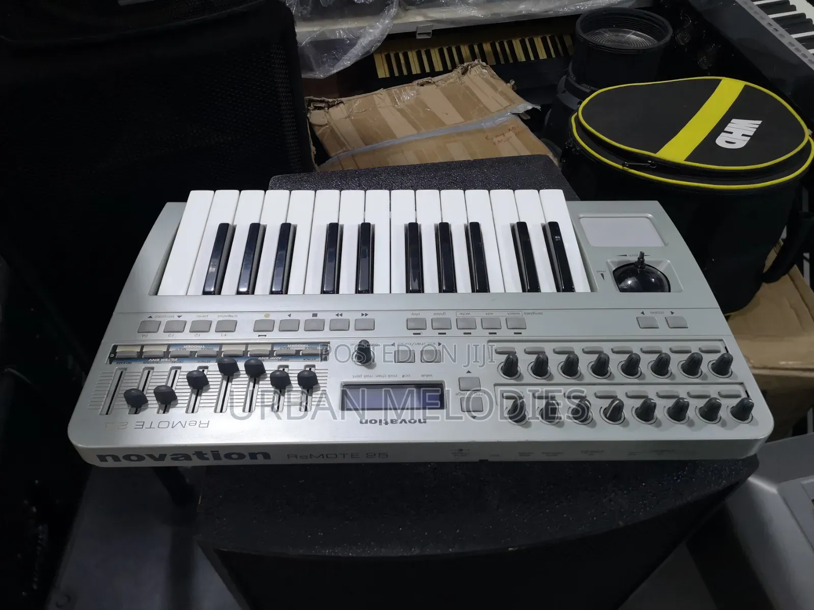 Novation Remote 25 Midi Keyboard