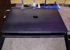 Laptop Apple MacBook Pro 2016 16GB Intel Core i7 SSD 500GB