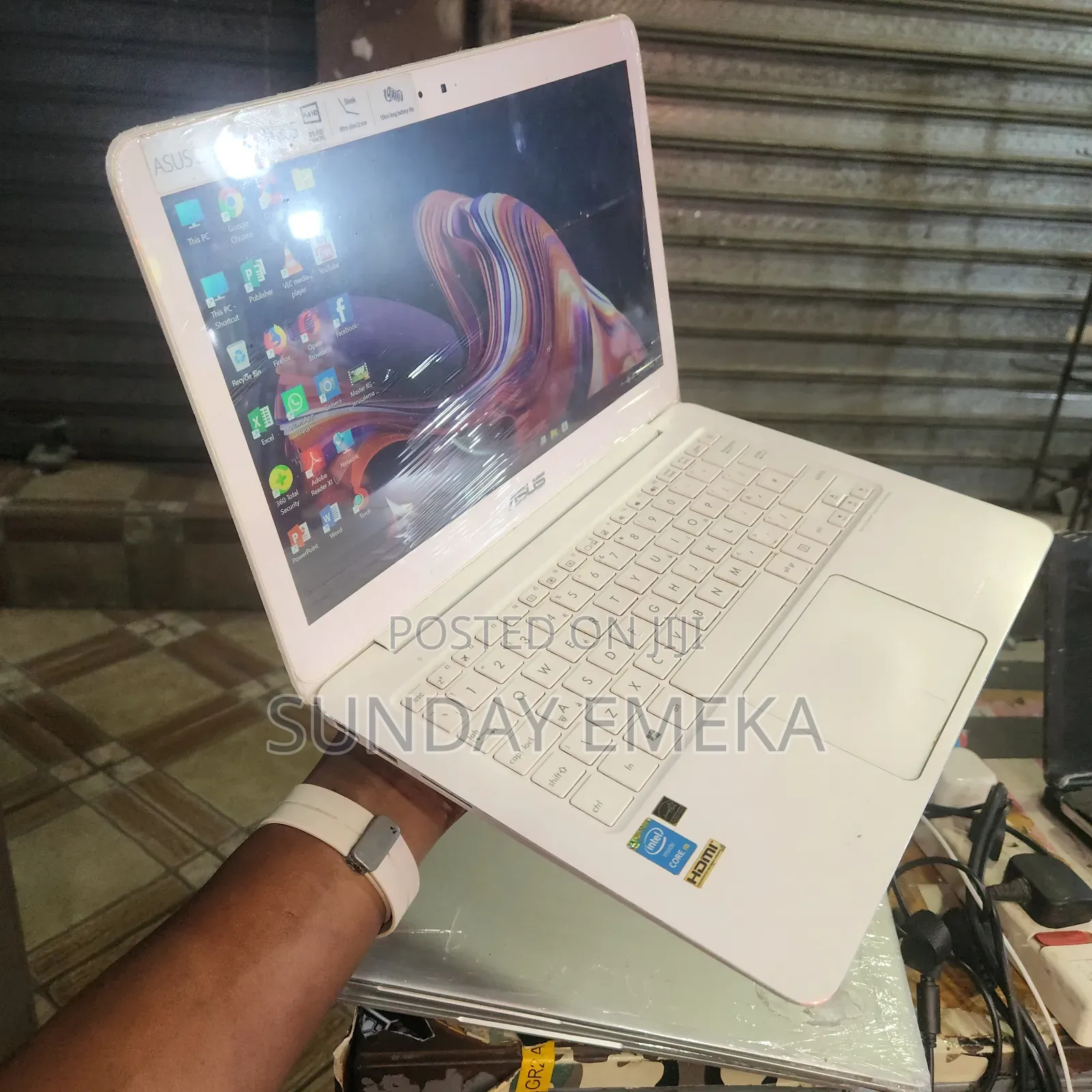 Laptop Asus ZenBook UX305FA 8GB Intel SSD 128GB