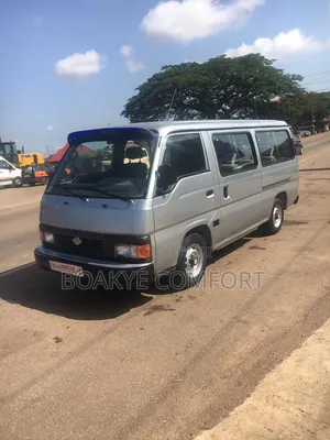 Nissan Caravan (Urvan) 2002 Silver