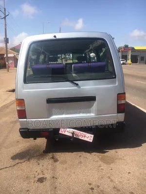 Nissan Caravan (Urvan) 2002 Silver