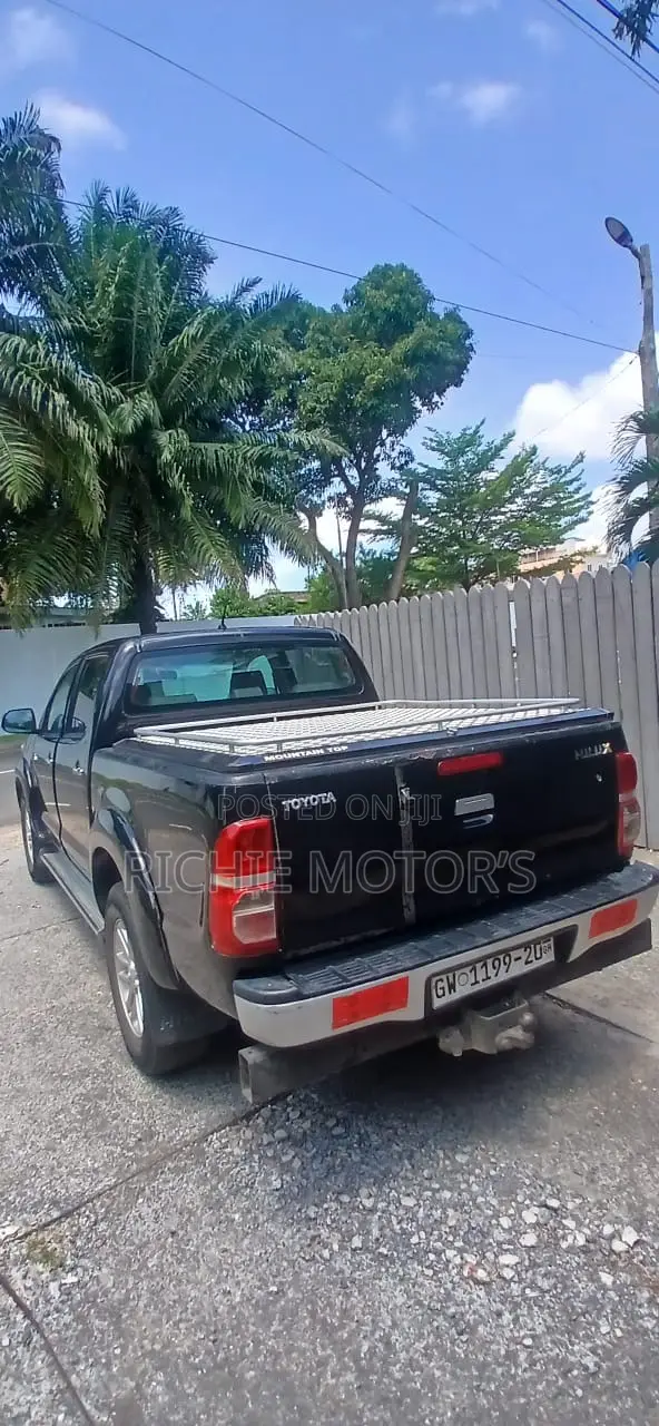 Toyota Hilux 2.7 VVT-i 4X4 SRX 2012 Black