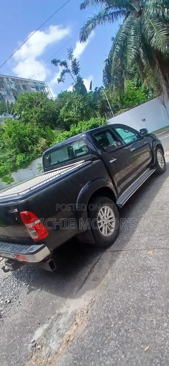 Toyota Hilux 2.7 VVT-i 4X4 SRX 2012 Black