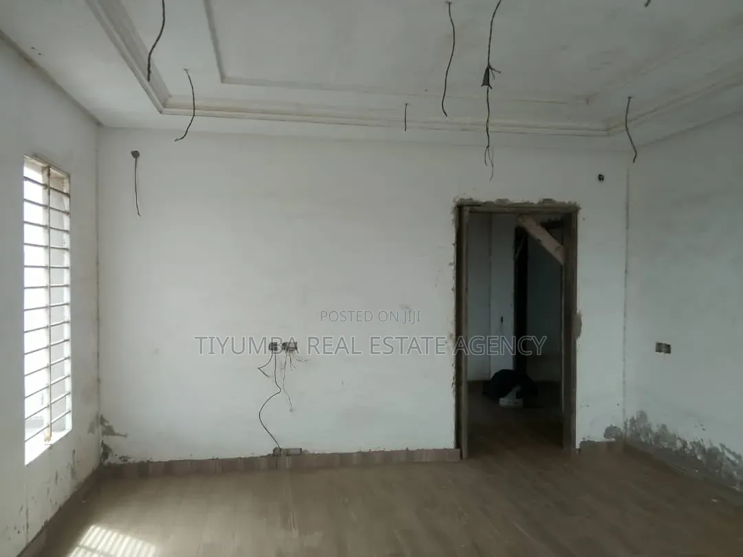 5bdrm House in Tiyumba Real Estate, Prampram for sale