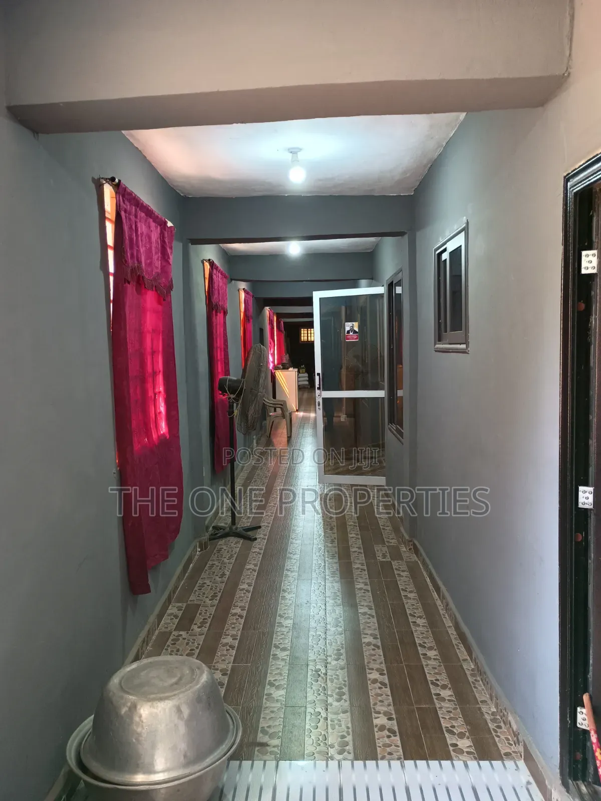 7 Stores+11 Rooms Roadside for Sale at Amasaman Sapeiman