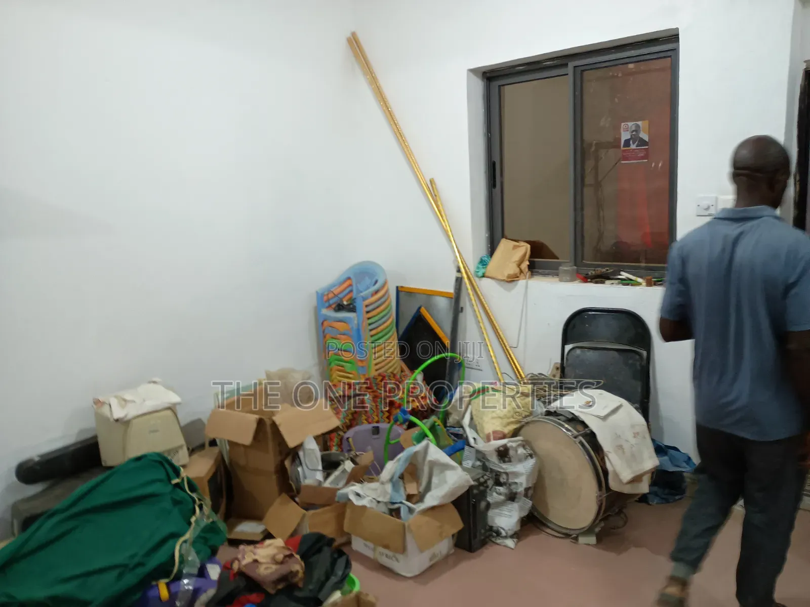 7 Stores+11 Rooms Roadside for Sale at Amasaman Sapeiman