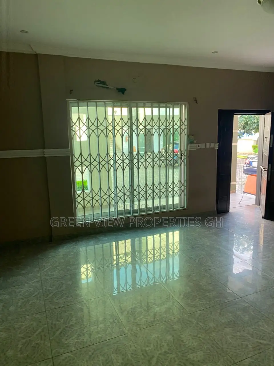 2bdrm Apartment in West Hills Mall Area for rent