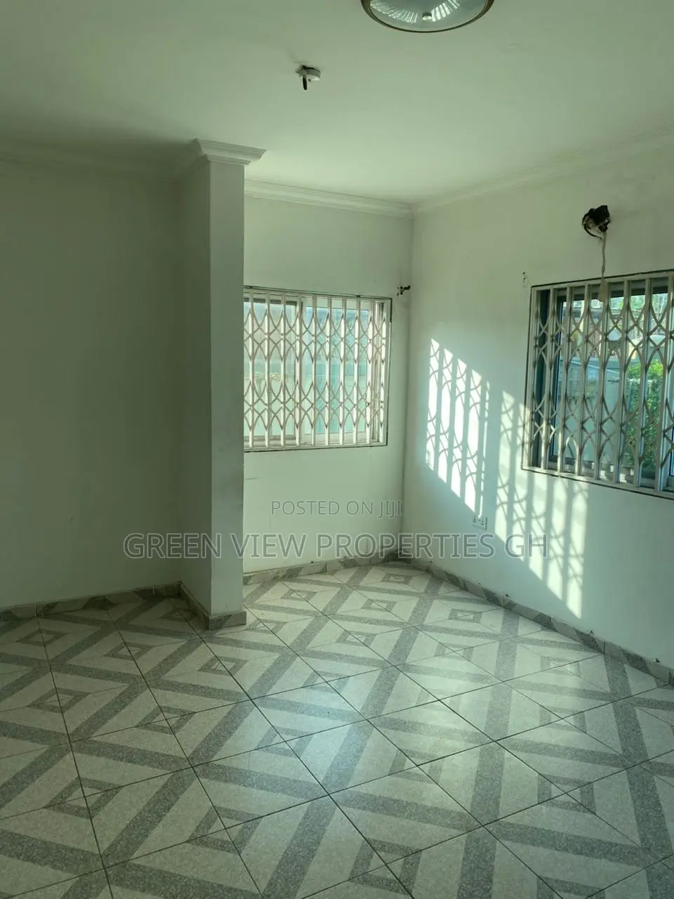2bdrm Apartment in West Hills Mall Area for rent