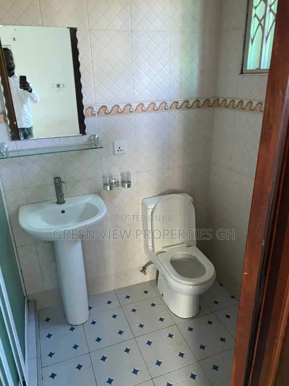 2bdrm Apartment in West Hills Mall Area for rent