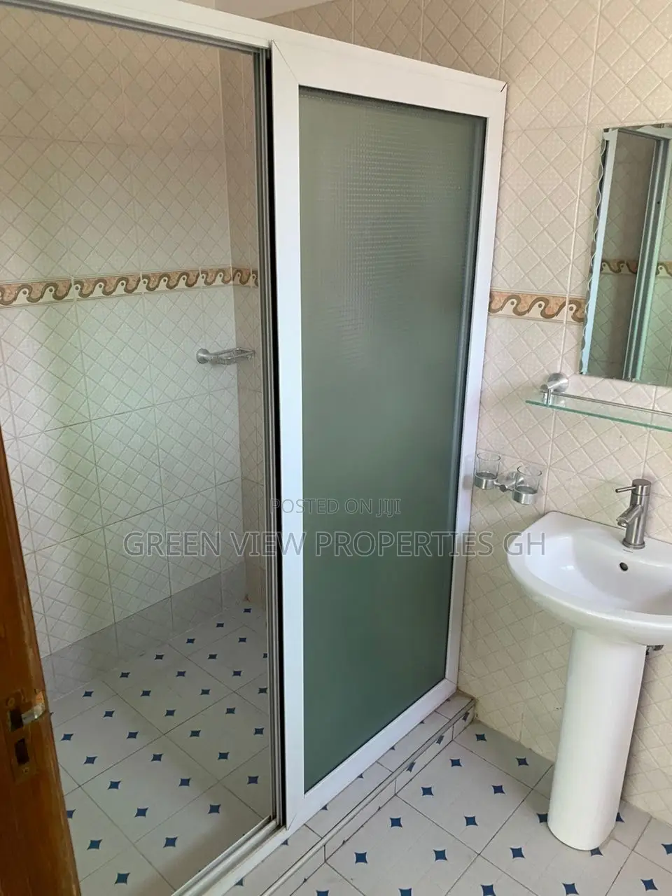2bdrm Apartment in West Hills Mall Area for rent