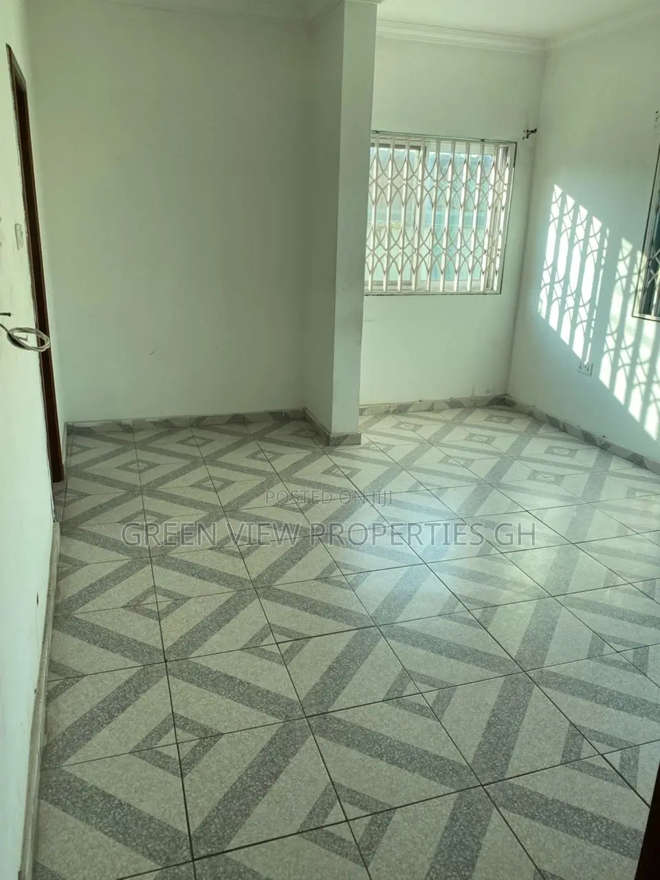 2bdrm Apartment in West Hills Mall Area for rent