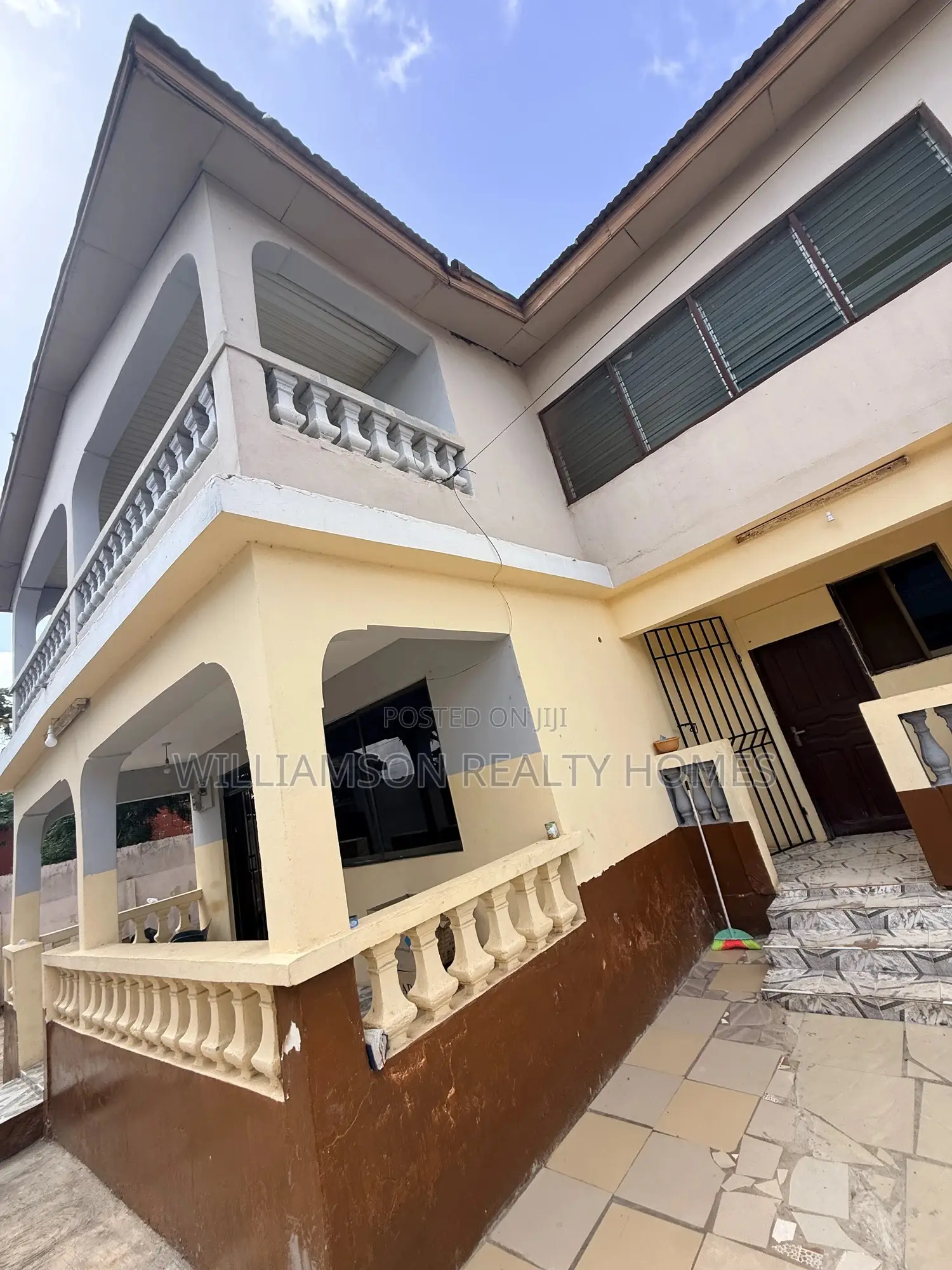 3bdrm Apartment in Hfc Estate Area, Spintex for rent