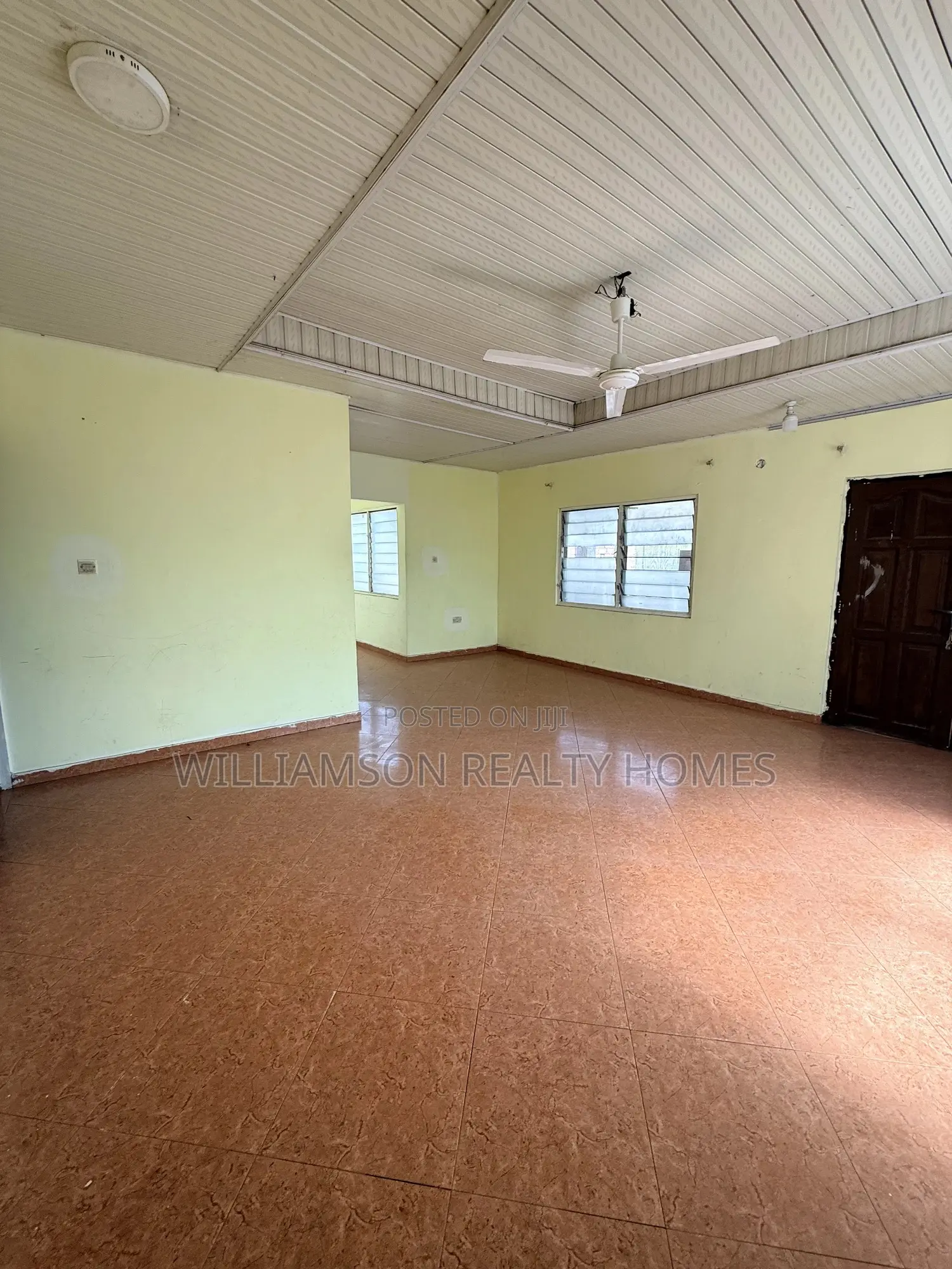 3bdrm Apartment in Hfc Estate Area, Spintex for rent