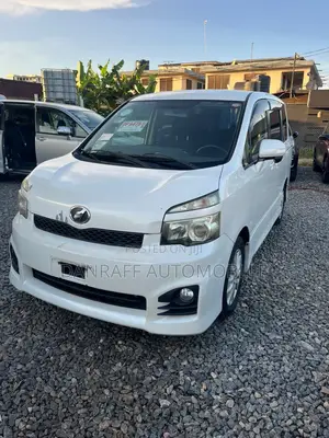 Toyota Voxy 2010 White