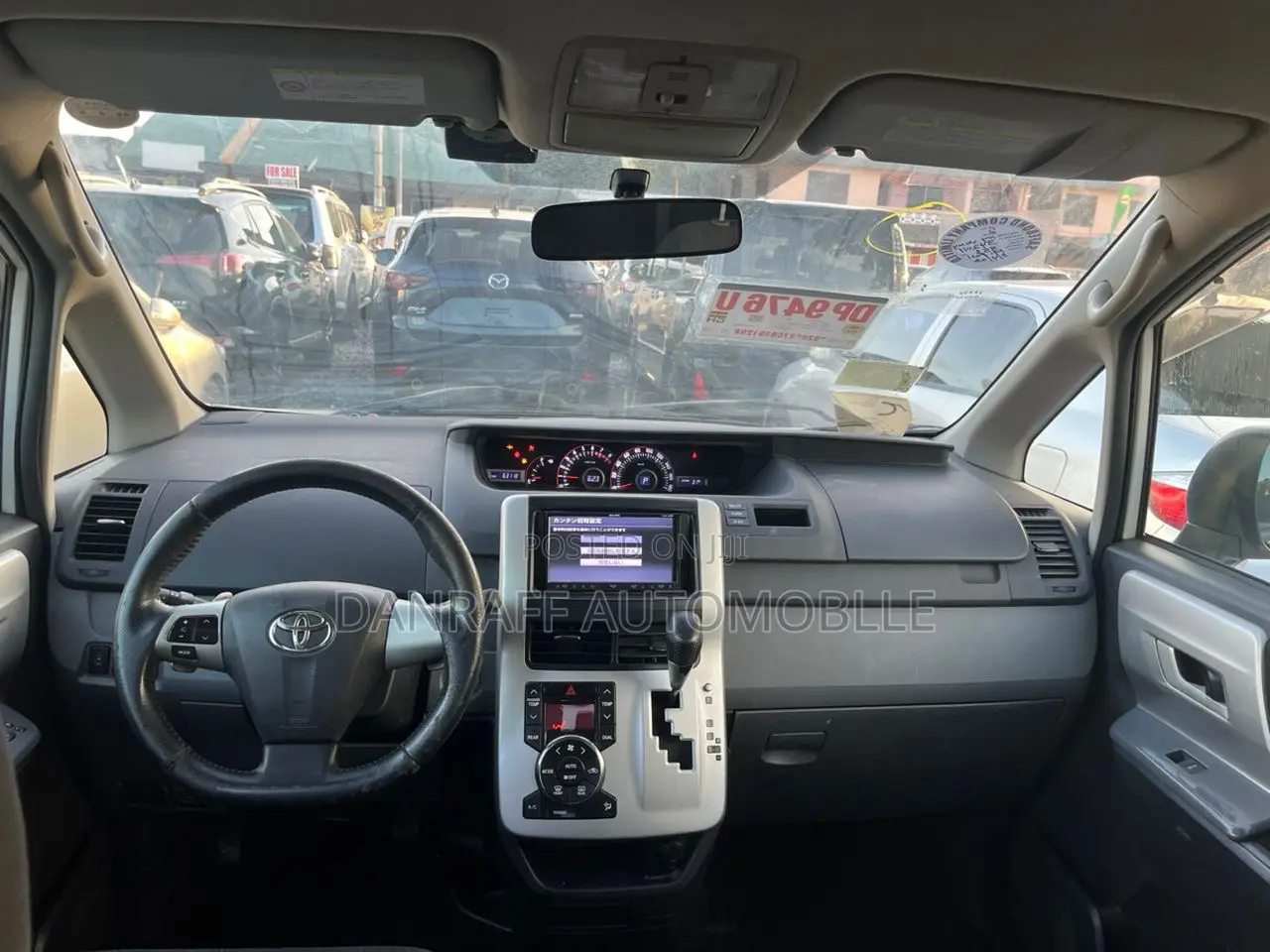 Toyota Voxy 2010 White
