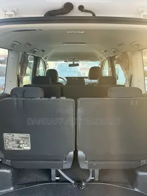 Toyota Voxy 2010 White