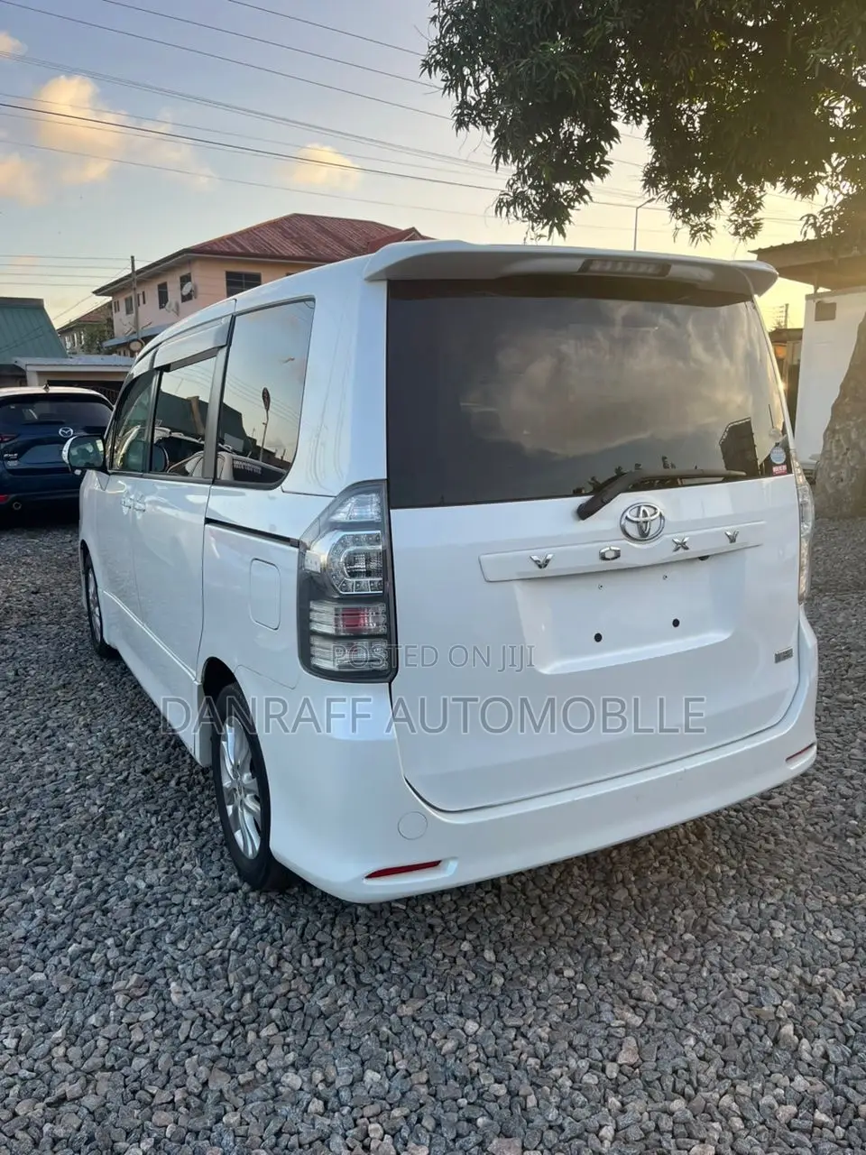 Toyota Voxy 2010 White