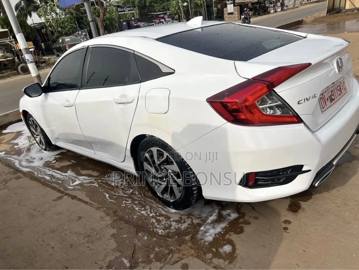 Honda Civic 2018 White